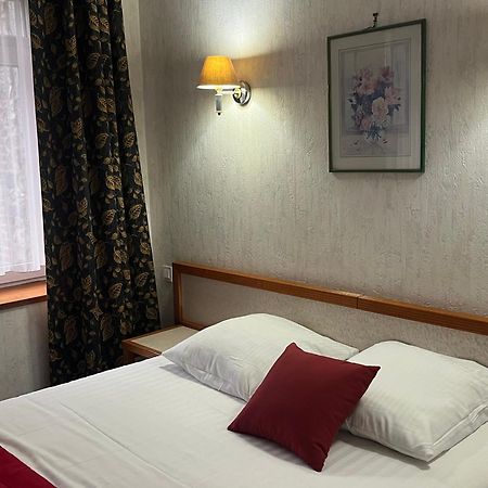 Hotel Val Saint Hilaire Givet Eksteriør billede