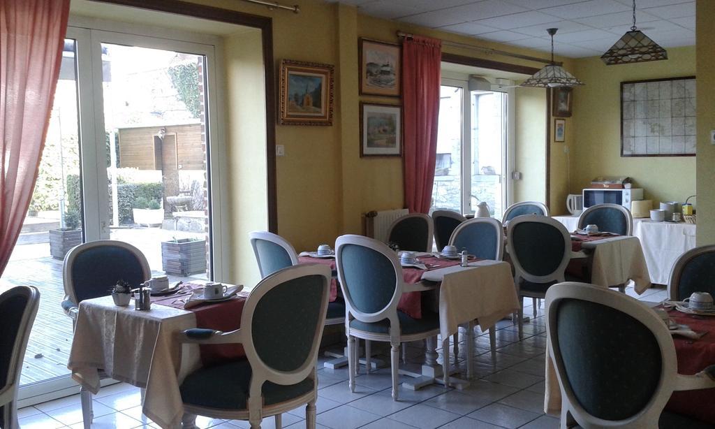 Hotel Val Saint Hilaire Givet Eksteriør billede