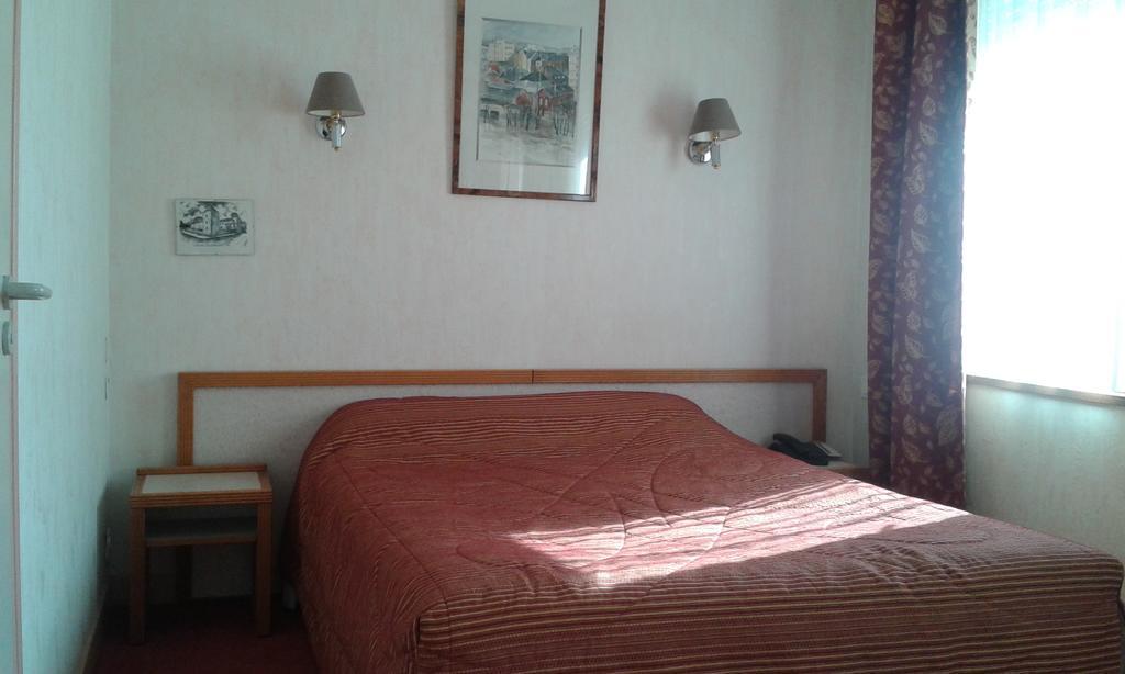Hotel Val Saint Hilaire Givet Eksteriør billede