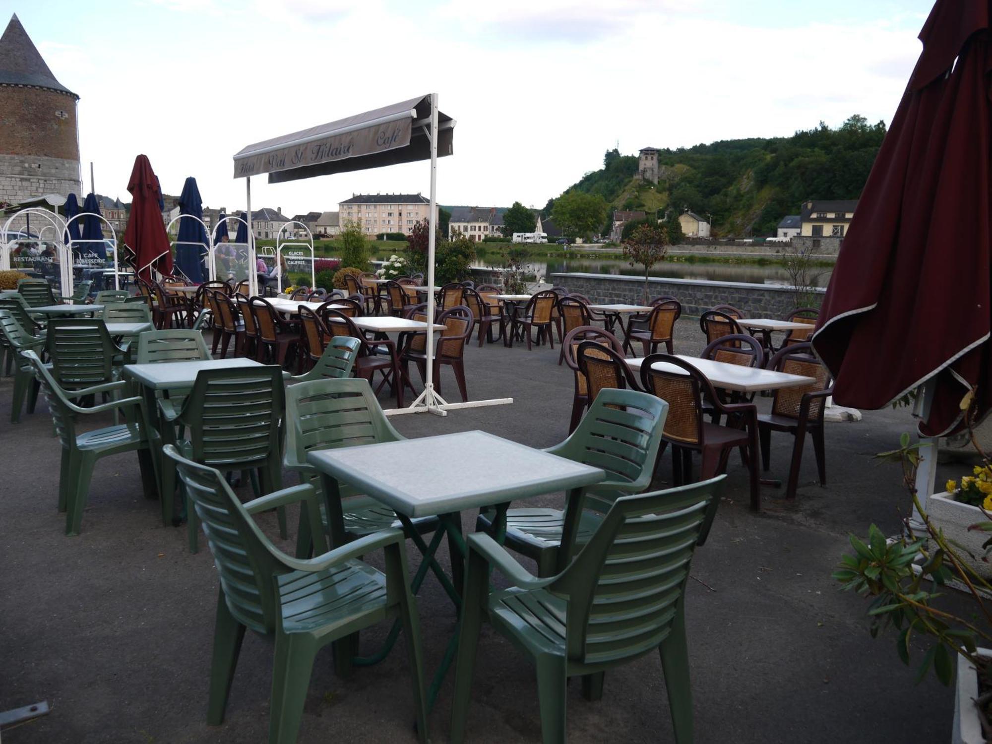 Hotel Val Saint Hilaire Givet Eksteriør billede