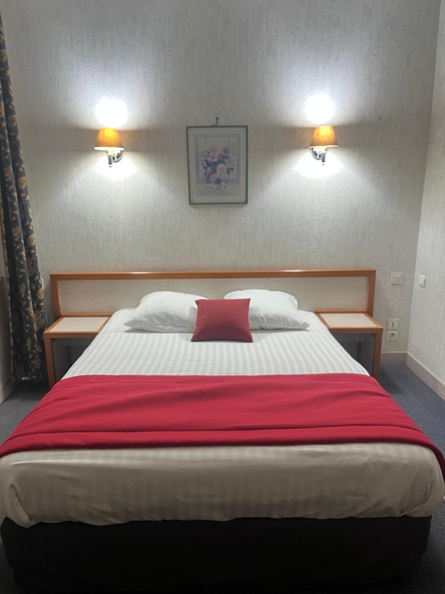 Hotel Val Saint Hilaire Givet Eksteriør billede