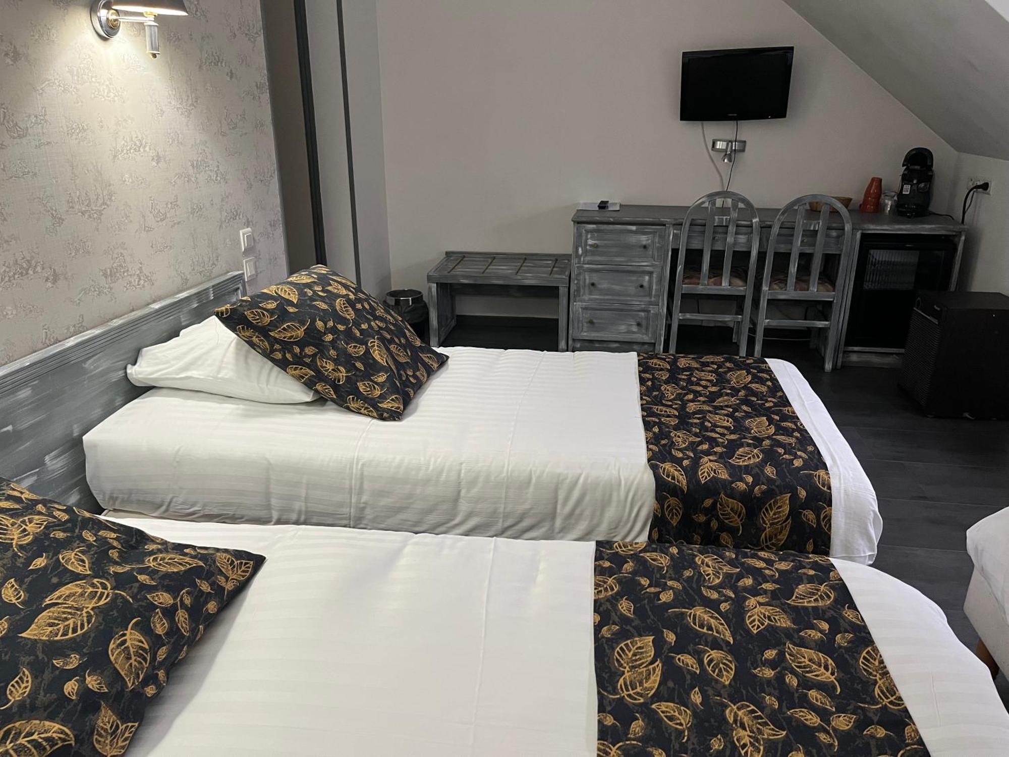 Hotel Val Saint Hilaire Givet Eksteriør billede