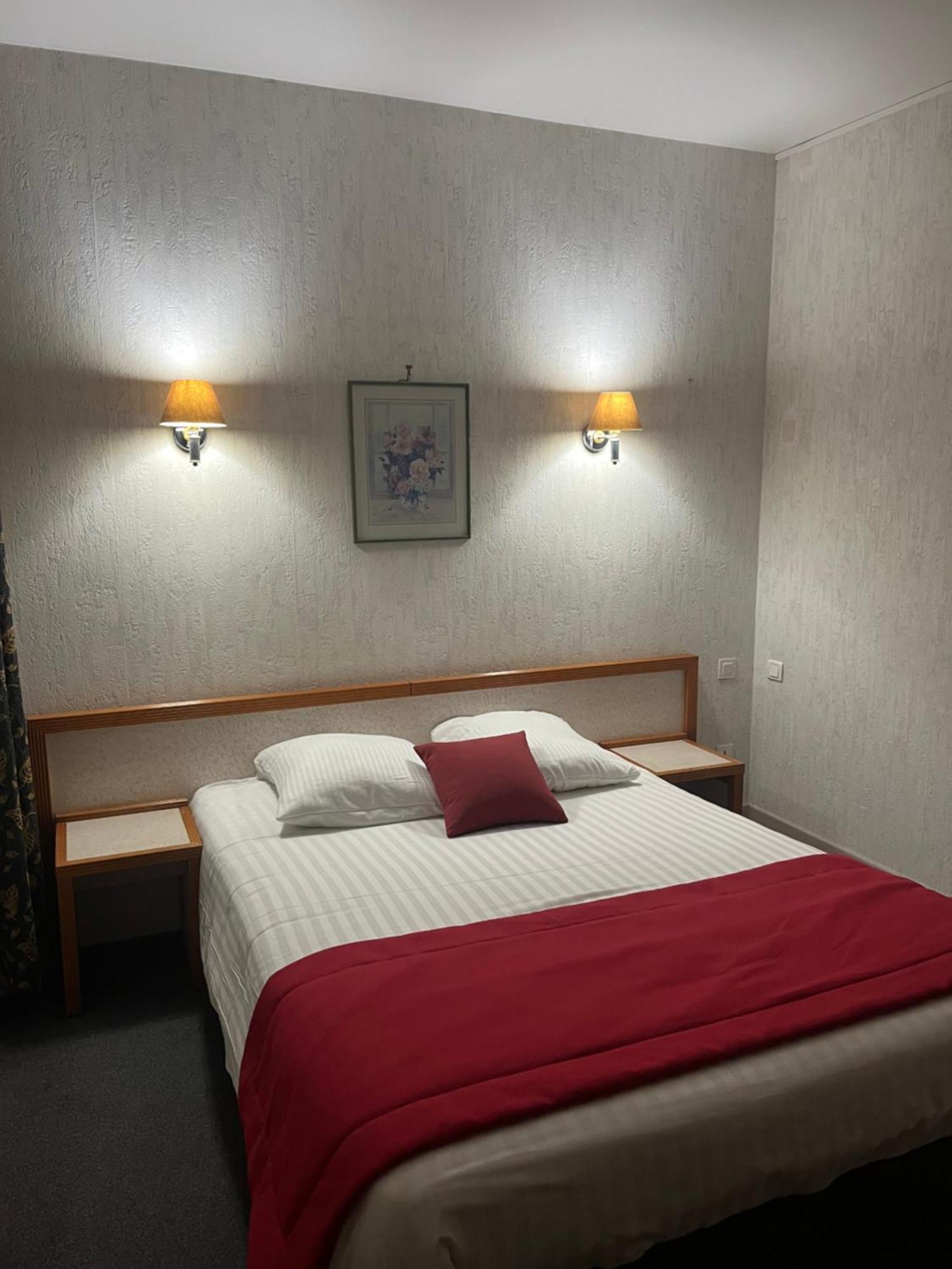 Hotel Val Saint Hilaire Givet Eksteriør billede
