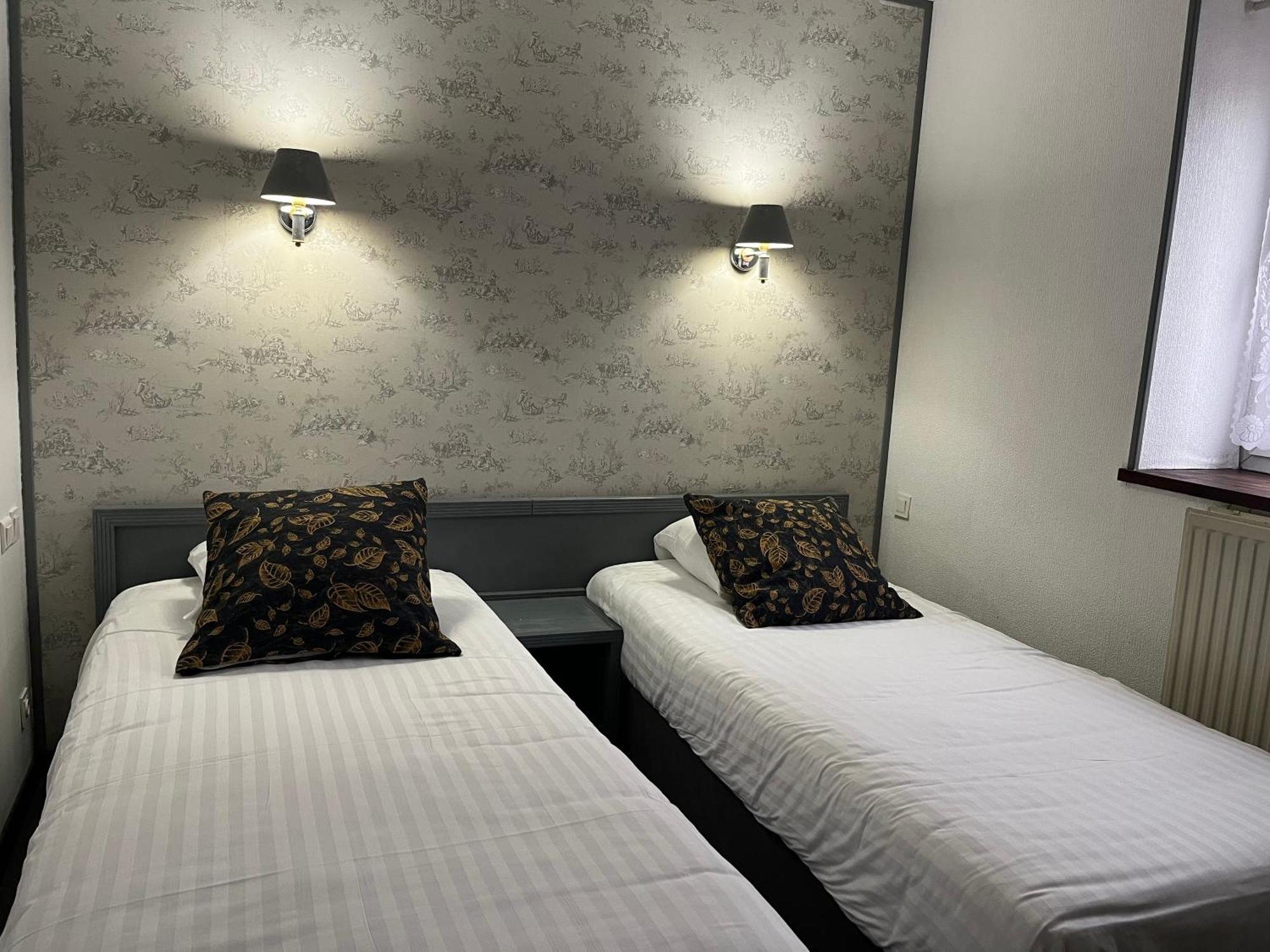 Hotel Val Saint Hilaire Givet Eksteriør billede