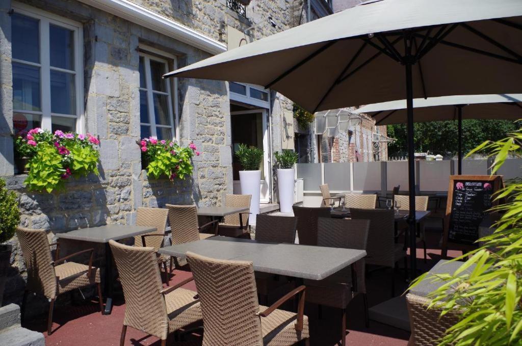 Hotel Val Saint Hilaire Givet Eksteriør billede