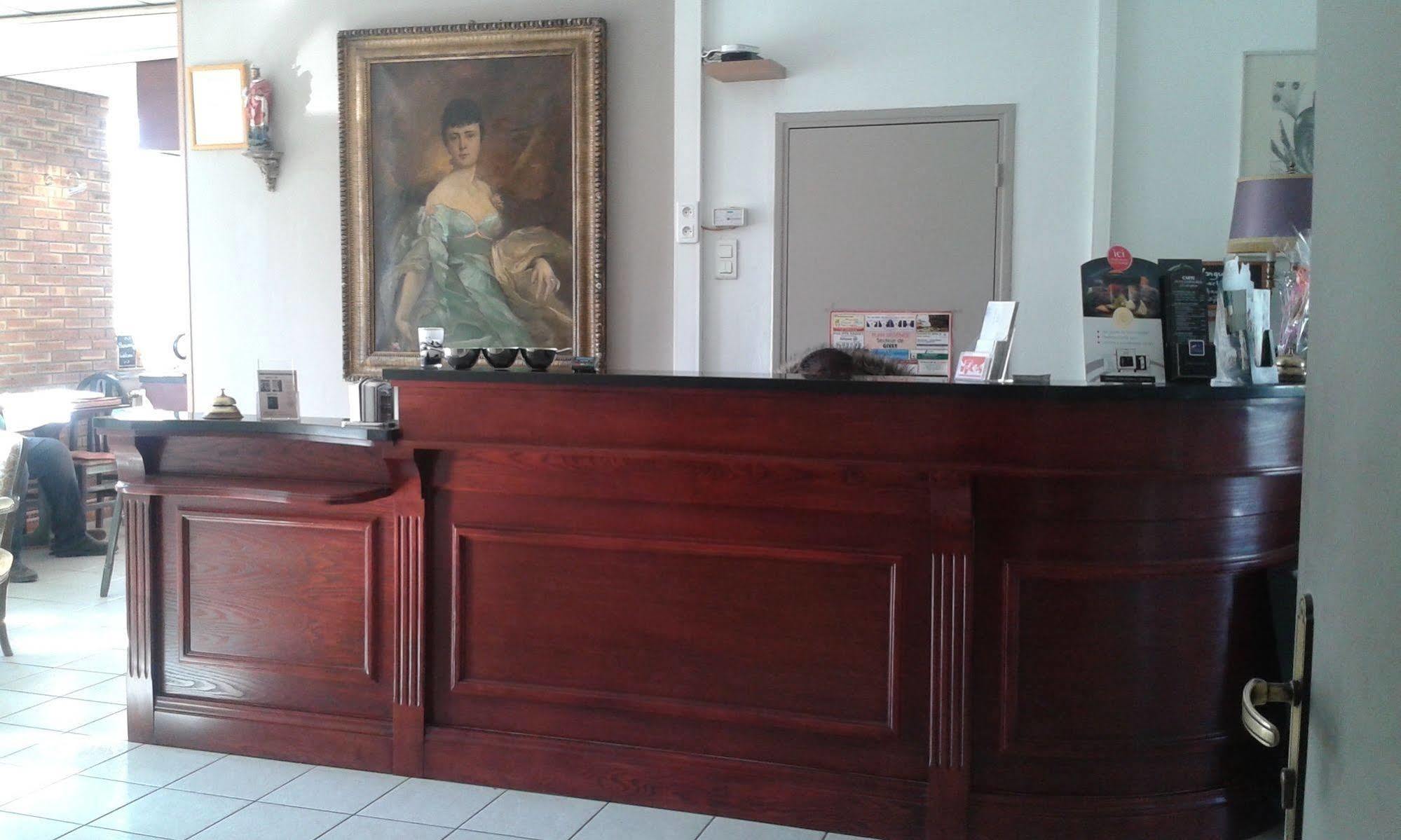 Hotel Val Saint Hilaire Givet Eksteriør billede